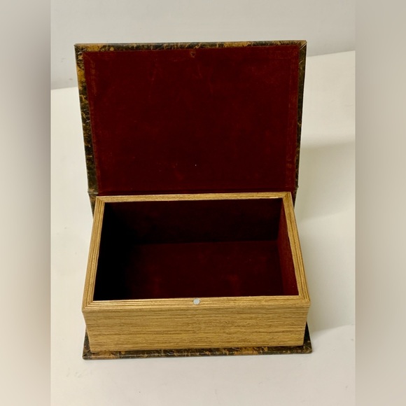 Vtg Artwork Decorated Faux Leather Hollow Wooden Faux Book Box Hidden Stash - Picture 5 of 10